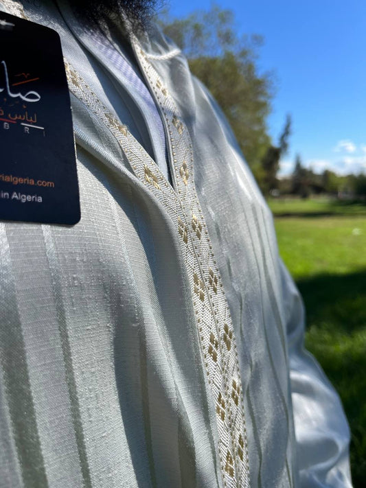 خفيفة رمادي فاتح