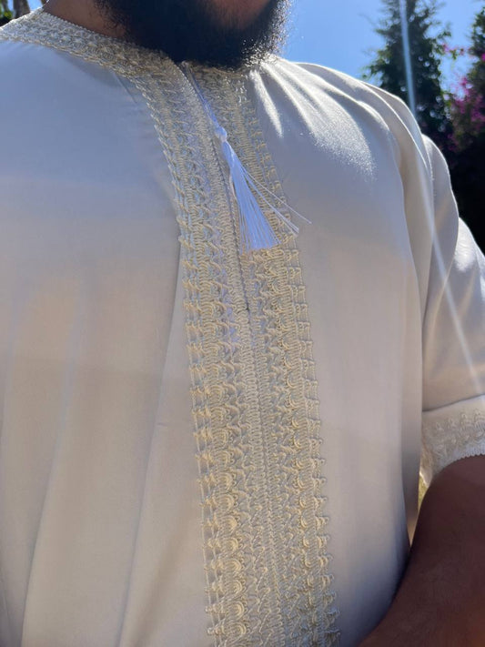 عباءة المتقن ابيض