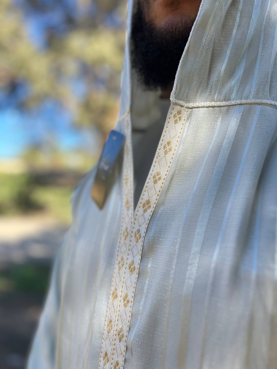 خفيفة رمادي فاتح