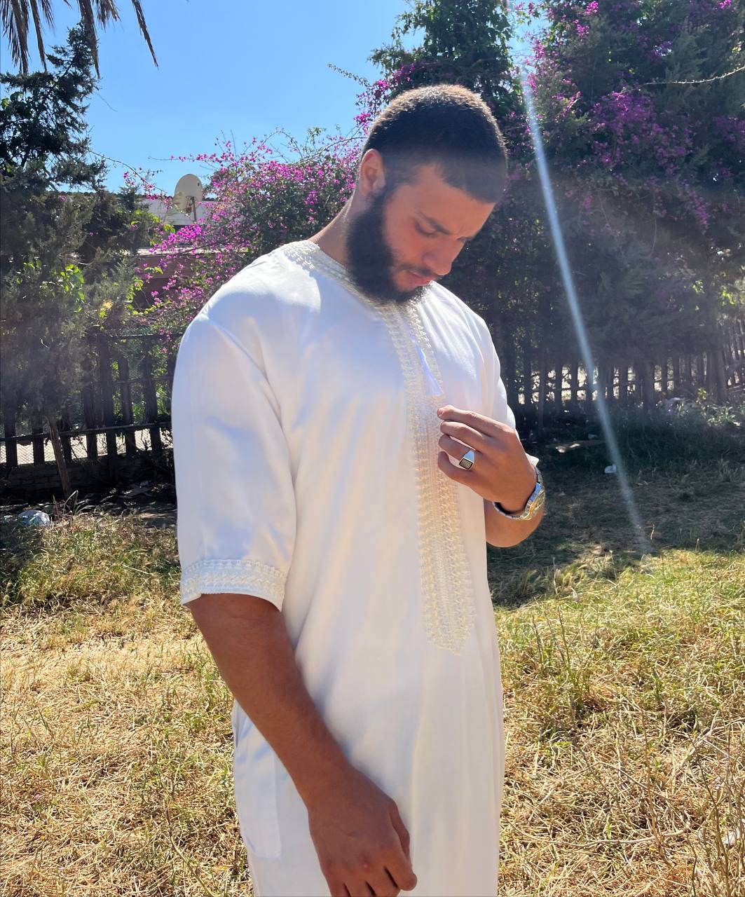 عباءة المتقن ابيض